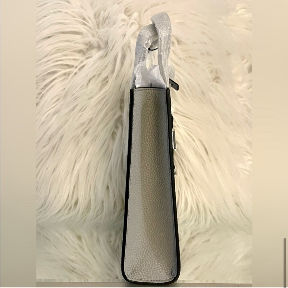 Marc Jacobs and Looney Toons collab! Featuring….BUGS BUNNY!! NWT Limited edition - Picture 7 of 8
